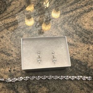 Formal jewelry set. Perfect for weddings and formal events
